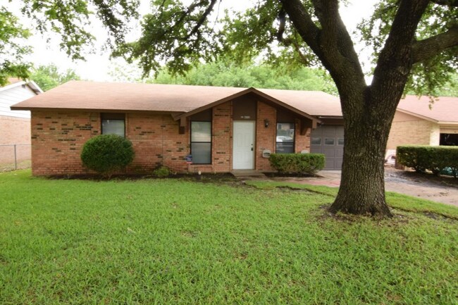 Foto del edificio - 4512 Calle Roble