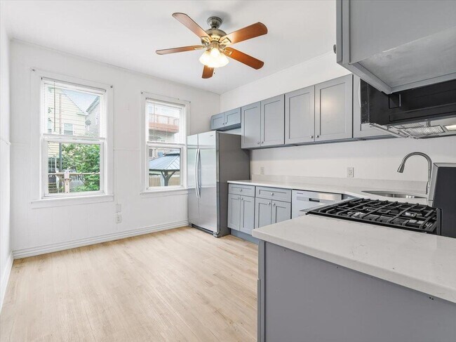 Foto del edificio - 98 W 47th St