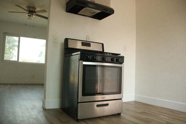 Foto del edificio - 6706 Miramonte Blvd