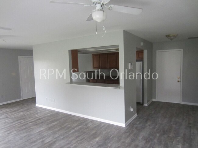 Foto del edificio - Move in ready! 2/2