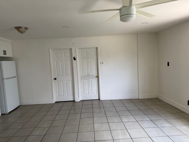 Foto del edificio - 13355 Harding St