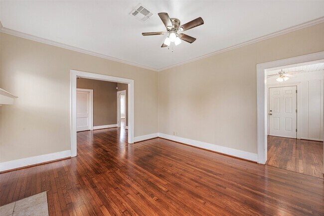 Building Photo - 2611 Rosewood St