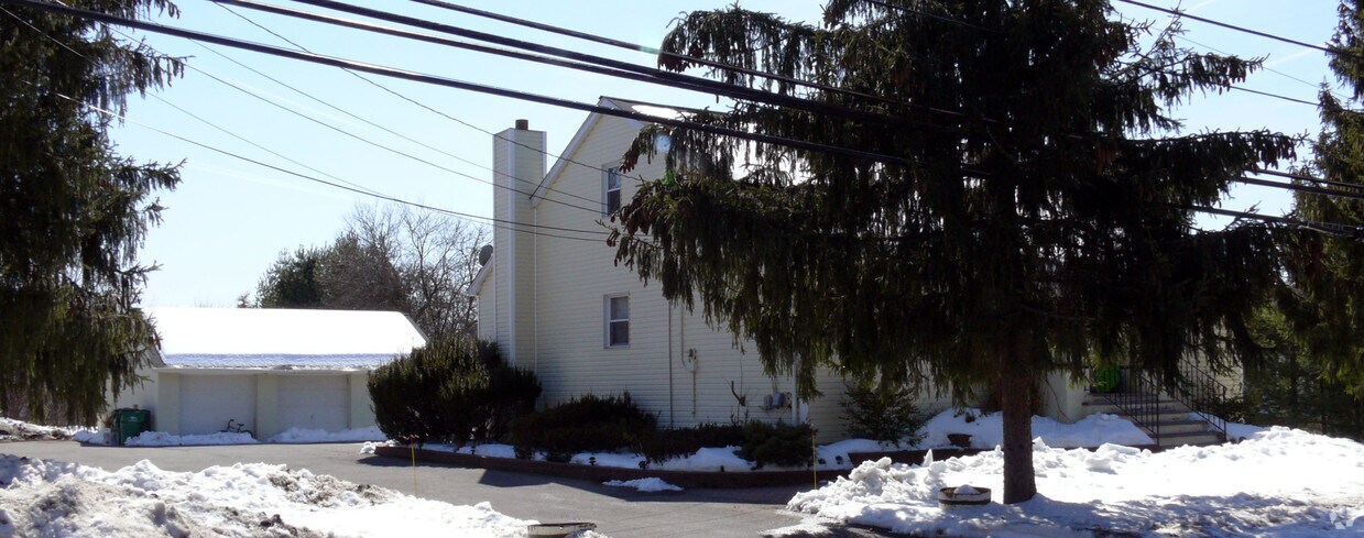 Foto principal - 42 Beekman Rd