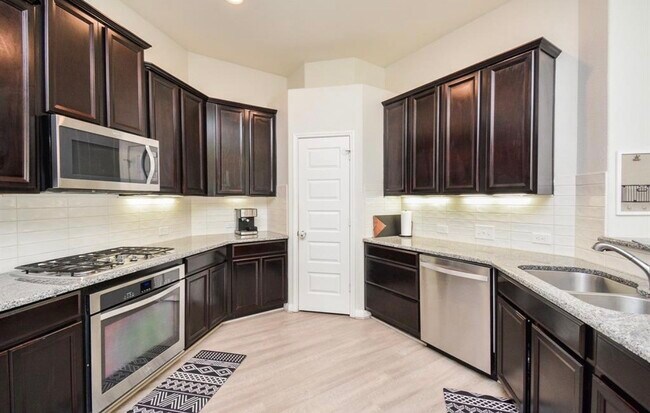 Foto del edificio - 20115 Towering Cypress Dr