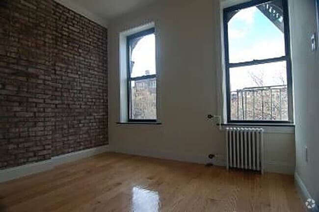 Building Photo - East 5th Street