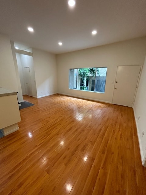 Building Photo - 119 Driftwood St