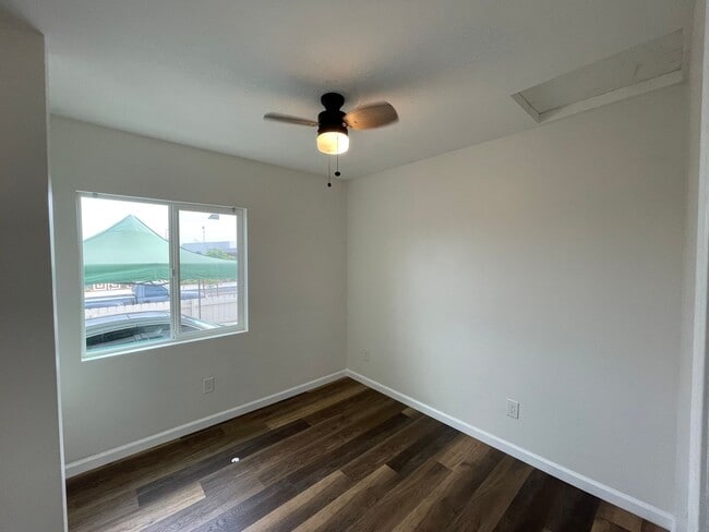 Building Photo - 2866
