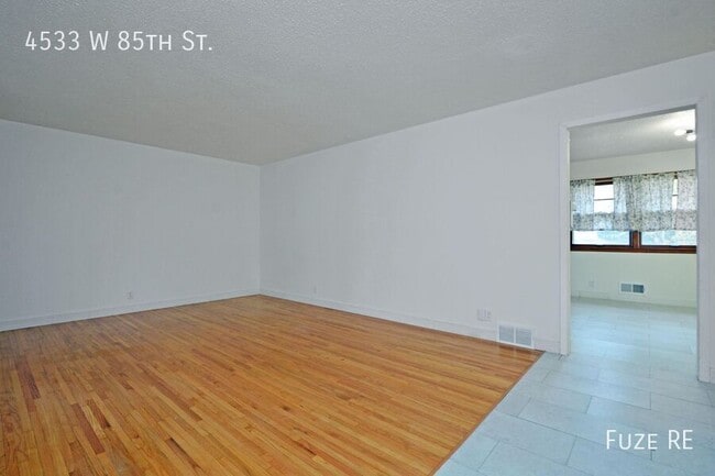 Building Photo - 4533 W 85th St