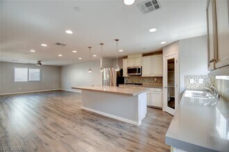 Building Photo - 1525 Spiced Wine Ave