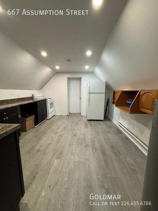 Photo du bâtiment - Affordable 2 bedroom upper unit