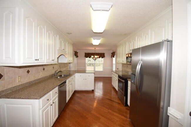 Foto del edificio - 4 bedroom in Goldsboro NC 27534