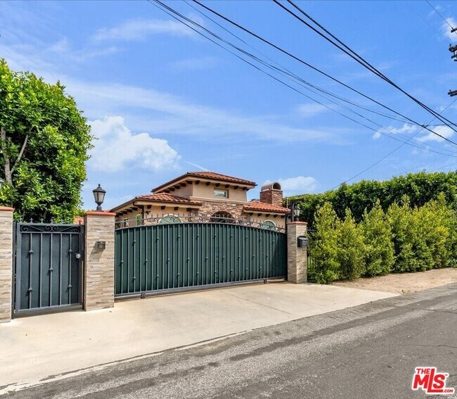 Foto del edificio - 5310 Leghorn Ave