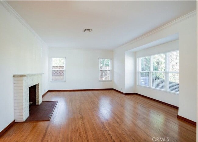 Foto del edificio - 8960 Helms Pl