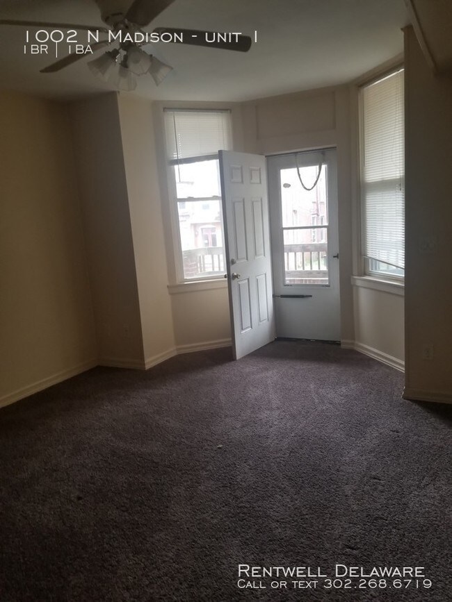 Building Photo - Move in Ready 1BR/1BA only $825!