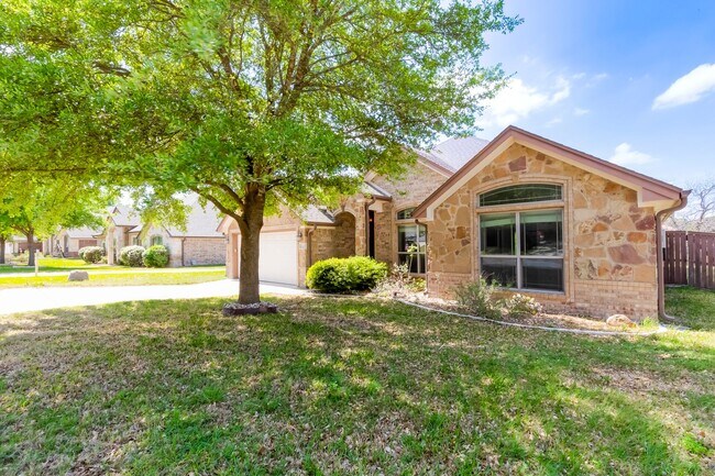 Foto del edificio - 7026 Chimney Hill Dr