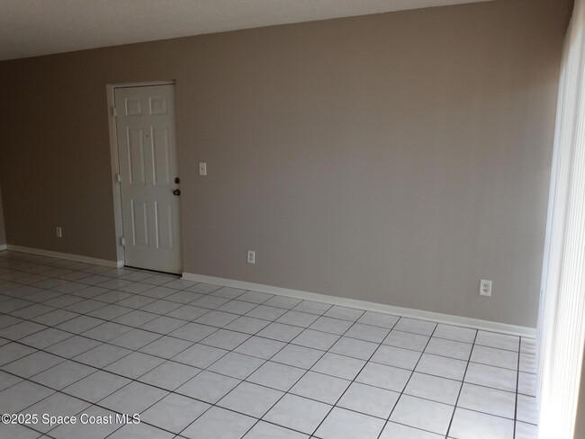 Building Photo - 1641 Sunny Brook Ln