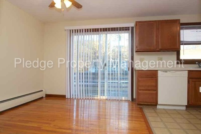 Building Photo - 60 Linwood Ave
