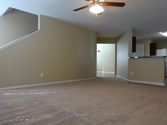 Building Photo - 9928 Grebe Dr