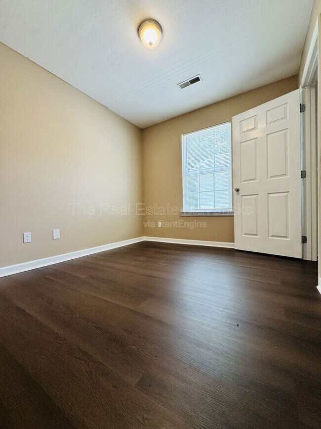 Foto del edificio - 4619 Kirkland Ave