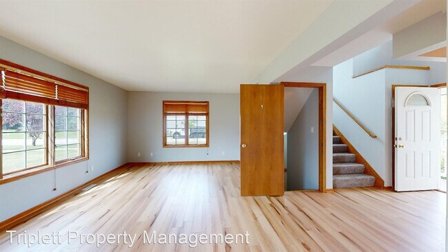 Foto del edificio - 4 br, 3.5 bath House - 5218 Cervantes Dr