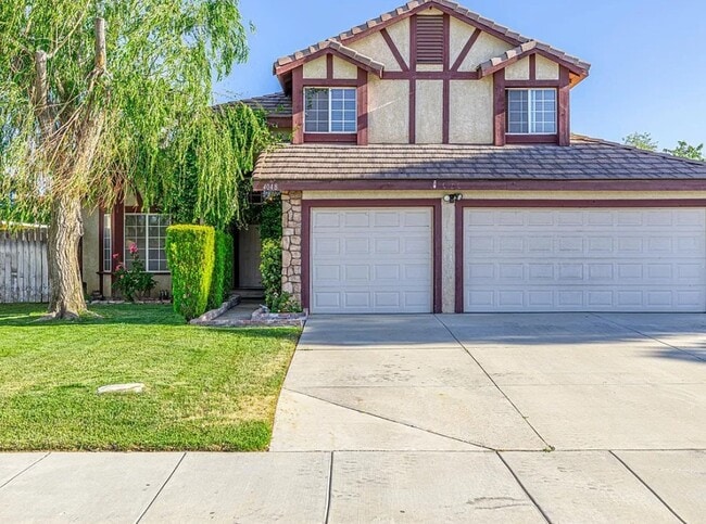 Building Photo - 4048 Belleshire Way