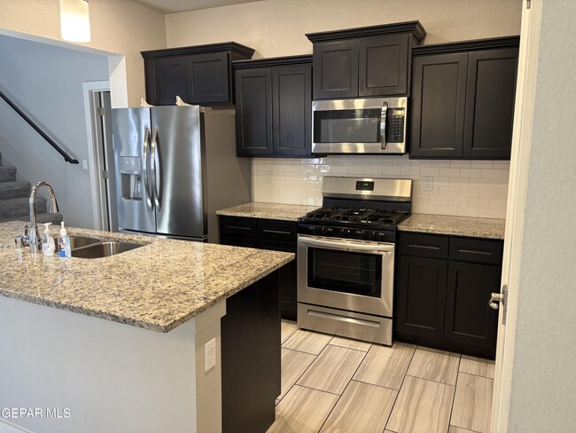 Building Photo - 11571 Leonor Duran St