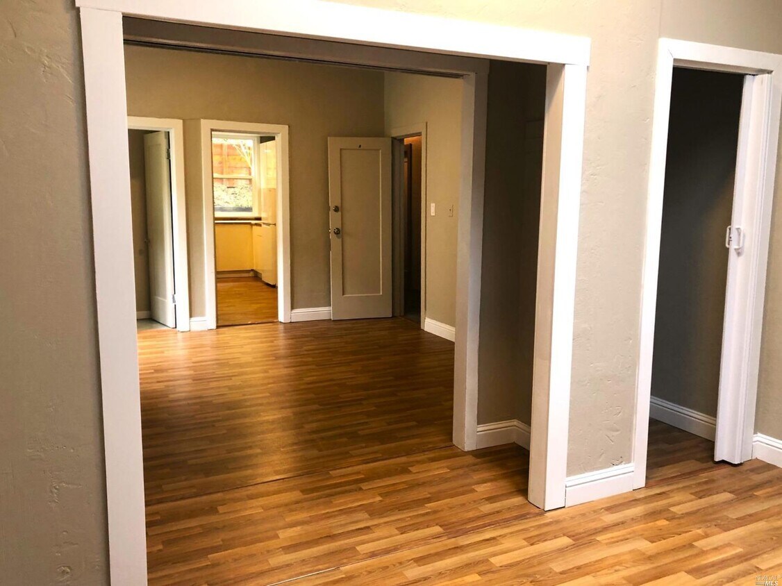 Primary Photo - 725 Bridgeway