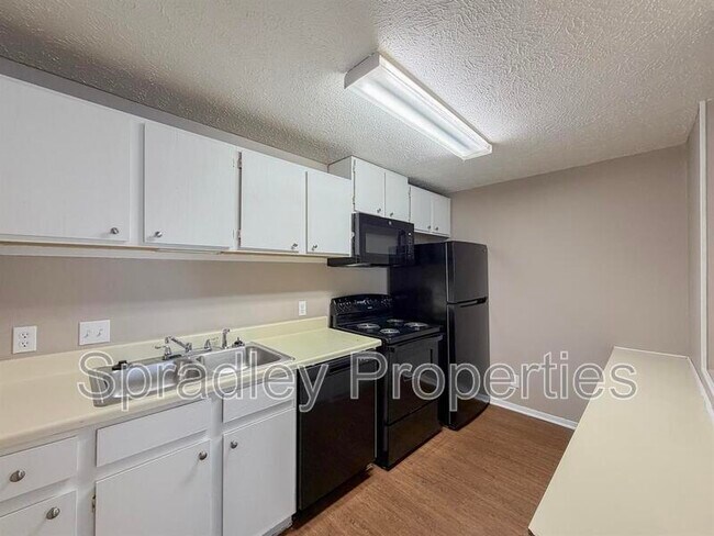 Building Photo - 608 John Paul Jones Dr