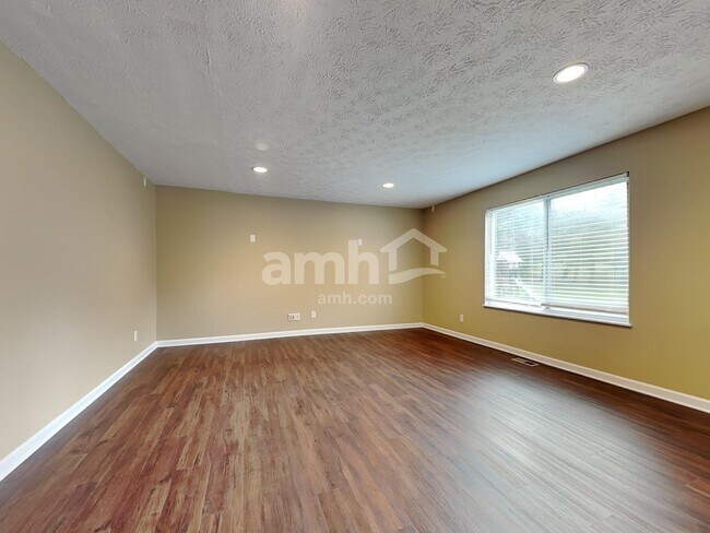 Foto del edificio - 150 Brittony Woods Dr