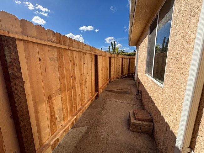 Building Photo - 4948 Twain Ave