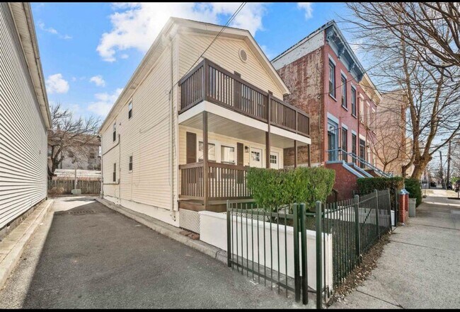 Building Photo - 334-336-336 Halladay St