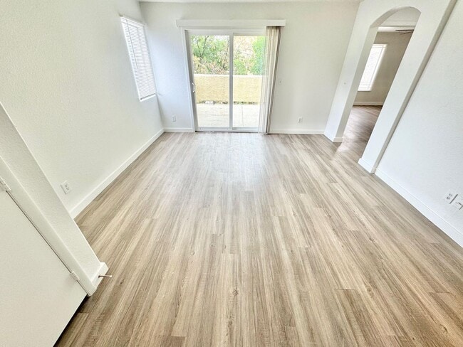 Building Photo - STUNNING 2 BEDROOM 2 BATH CONDO IN GATED C...