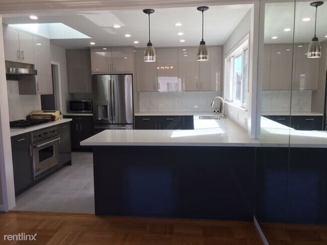 Building Photo - 4 br, 3 bath House - 263 Country Club Dr