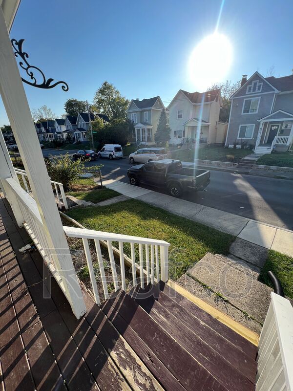 Foto del edificio - 906 Ellsworth Ave