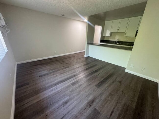 Foto del edificio - 0.0 bedroom in Sunland California 91040