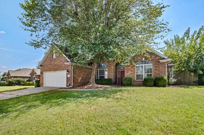 Foto del edificio - Spacious 4 Bedroom, 3 Bath Home | Prime Lo...