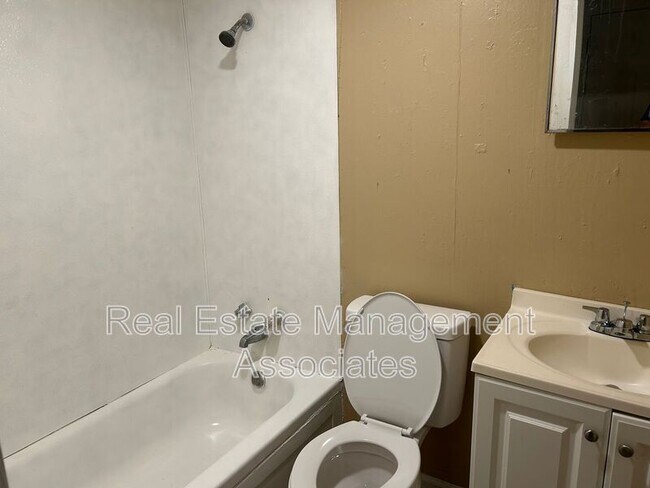 Foto del edificio - 840 Friedman St