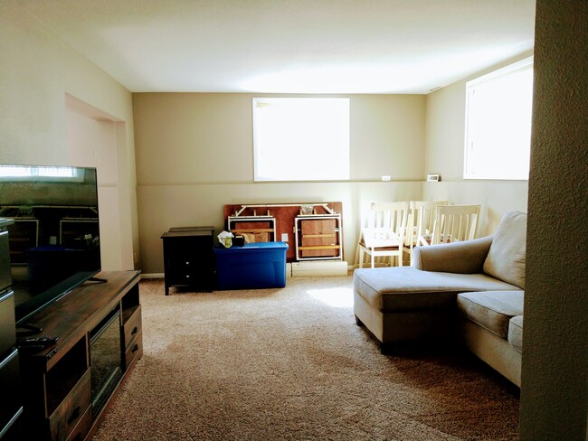 Foto del edificio - 2 bedroom Split Entry, Duplex, Lower Level