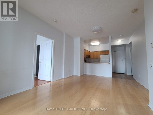 Building Photo - 33 Empress Ave