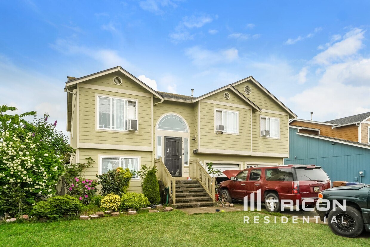 Foto principal - 4518 S 79th St