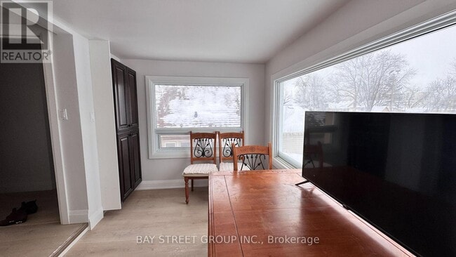 Building Photo - 5731 Stanley Ave