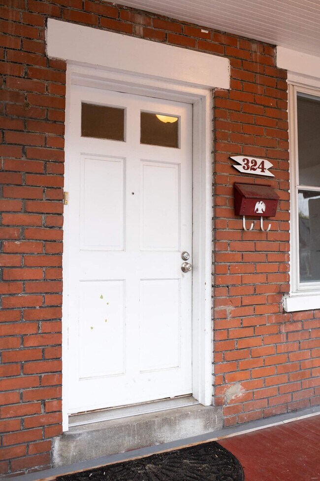 Building Photo - 324 New Dorwart St