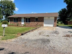 Building Photo - 644 Tamarach Dr