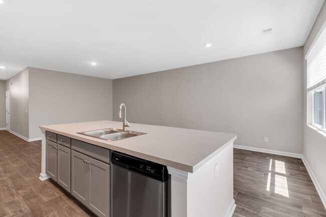 Building Photo - 13 Villas of Garrard Dr