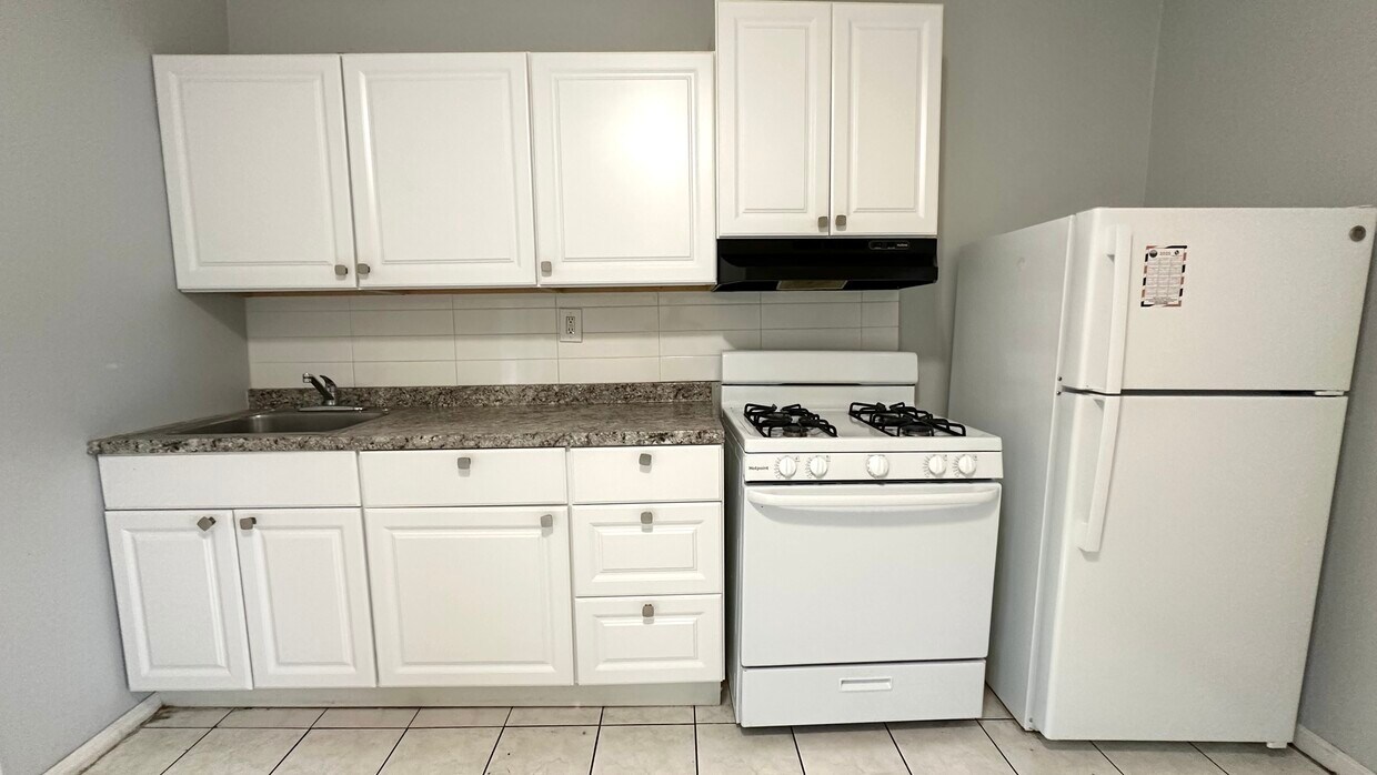 Foto principal - 65 Highland Ave