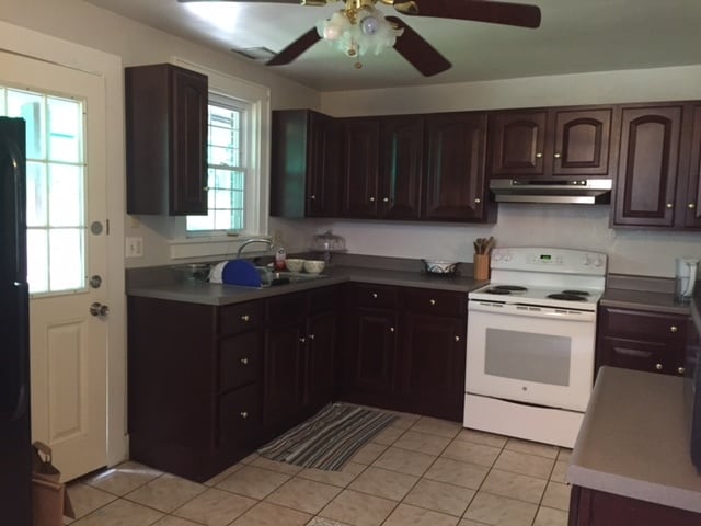 kitchen - 802 Gaskill Ave