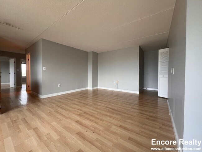 Foto del edificio - 1243 Beacon St