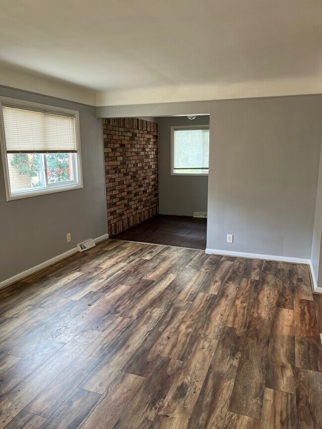 Foto del edificio - 23524 Blackett Ave