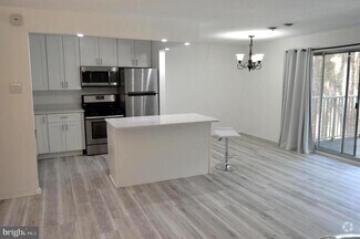 Building Photo - 2636 Fort Farnsworth Rd