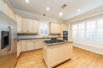 Building Photo - 6318 Elm Ct